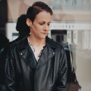 Meet your Posher, Adrienne